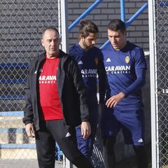 Conjura y balón en el primer entrenamiento de Víctor