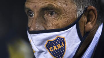 LANUS, ARGENTINA - MARCH 03:  Miguel Angel Russo coach of Boca Juniors looks on before a match between Boca Juniors and Claypole as part of round of 64 of Copa Argentina 2021 at Estadio Ciudad de Lanus (La Fortaleza) on February 25, 2021 in Lanus, Argentina. (Photo by Marcelo Endelli/Getty Images)