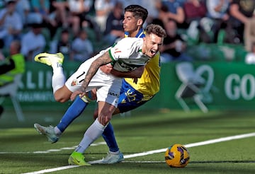 Victoria de oficio del Elche ante el Cádiz, con remontada incluida, en un encuentro en el que jugaron muchos minutos con un jugador más. Josan fue factor diferencial, sumando un gol y otra asistencia en los minutos finales.