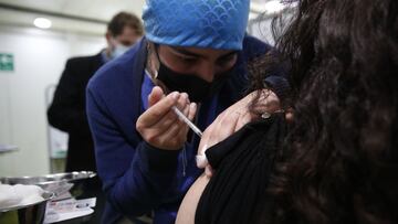 Calendario de Vacunación COVID hoy, 18 de febrero: ¿quién recibe la tercera y cuarta dosis de refuerzo?