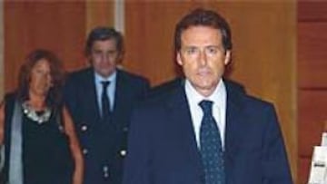 <b>LA FAMILIA. </b>Matías Prats hijo mostró su entereza al salir y atender a la Prensa para dar gracias por las innumerables muestras de apoyo.