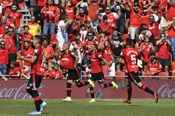 Conocido como el equipo ‘bermellón’ en alusión al color de la camiseta. 
Aunque en desde su fundación en 1916 como ‘Alfonso XIII Foot-Ball Club’ vestía equipación completamente negra, fue en 1922 cuando cambia la zamarra por una de color rojizo. La palabra ‘bermellón’ proviene del francés ‘vermilló’, pigmento de color anaranjado casi rojo.
