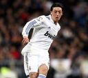 Özil trivalente: construye, da asistencias y hace goles