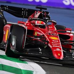 Ferrari y Sainz apuntan alto