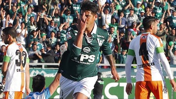 Wanderers supera a Cobresal y da otro paso para el retorno