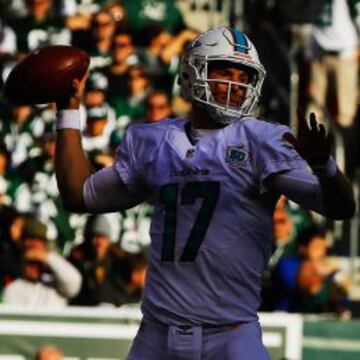 Ryan Tannehill se está pasando toda la temporada 2015 en tierras de penumbra.