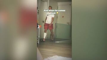 La novia de De Jong ense?a en Instagram el vendaje del futbolista