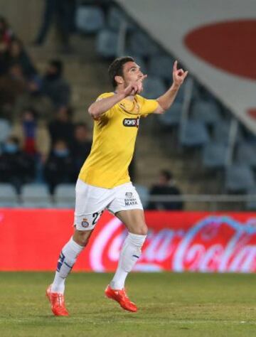 2-1. Arbilla celebró el primer tanto perico.