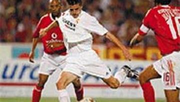 <B>DECISIVO</B>. Portillo tuvo temple y decisión en el remate que supuso el tercer gol y la victoria del Madrid en Lisboa.