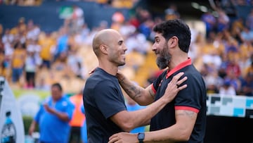 Guido Pizarro head coach of Tigres and Sebastian Abreu head coach of Tijuana during the 15th round match between Tigres UANL and Tijuana as part of the Liga BBVA MX, Torneo Apertura 2025 at Universitario, on October 25, 2025 in Monterrey, Nuevo Leon, Mexico.