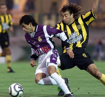 En 1994, Samuel Blanco, un empresario espa?ol y aficionado del Real Madrid, decidi¨® el equipo boliviano de Potos¨ª. Desde ese momento, el equipo cambi¨® su escudo en una copia del equipo madrile?o. Otro club que tambi¨¦n cambi¨® su nombre para homenajear al Real Real Madrid es el Real Salt Lake.