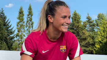 Sandra Pa&ntilde;os con el Barcelona.