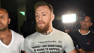 El peleador de la UFC aprovechó la celebración del santo patrón de Irlanda y acudió a un partido de los Boston Bruins de la NHL para conmemorar la fecha.