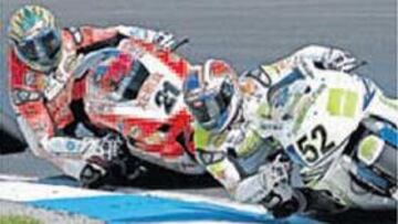 <b>DURA PUGNA. </b>Toseland (52) y Bayliss (21) se repartieron los triunfos.