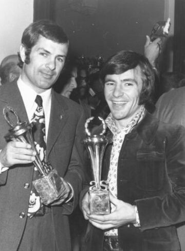 Pedro Carrasco con Ángel Nieto tras recibir el Premio AS del deporte. 
 
