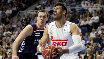 Gustavo Ayón ante Planinic.