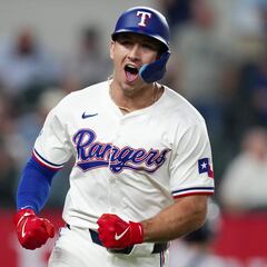 Wyatt Langford makes rookie history as Rangers beat Yankees