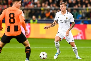 Who are the current Real Madrid and Barcelona players who have played the most El Clásico games?