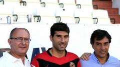 <b>FIRMADO. </b>Rodri fue presentado ayer como nuevo jugador del Nàstic.