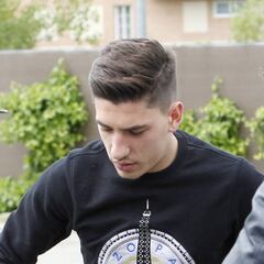 Bellerín: "Si Alves se va, el Barça necesita un lateral derecho..."