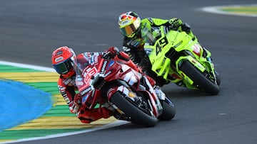 MotoGP - Brazil Grand Prix - Autodromo Internacional Ayrton Senna, Goiania, Brazil - March 21, 2026 Ducati Team's Marc Marquez in action with VR46 Racing Team's Fabio Di Giannantonio during the sprint REUTERS/Adriano Machado
