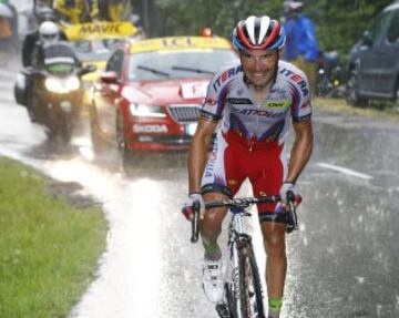 Purito sufriendo bajo la lluvia para lograr la victoria de hoy.