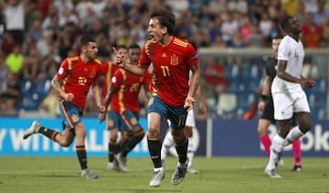 2-1. Mikel Oyarzabal celebró el segundo gol que marcó de penalti.