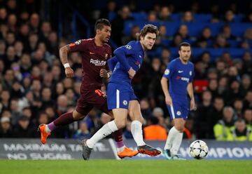 Marcos Alonso y Paulinho.