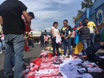 La afición puso el color al Azteca en el Clásico Nacional