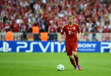 Procedente de la Liga Rusa. Estuvo en equipos como el Shakhtar Donetsk o el Zenit antes de fichar por el conjunto bávaro. El centrocampista ucraniano fue de los pocos que no pidió el técnico neerlandés Van Gaal. Durante aquella época, la medular del Bayern de Múnich estaba compuesta por Schweinsteiger y Van Bommel, por lo que Tymoschuk siempre fue la segunda opción. Estuvo desde la campaña 2009/10 hasta la 2012/13. Tras terminar su etapa en el gigante de la Baviera volvió al Zenit, aunque su retirada fue en el Kairat Almaty en la temporada 2016/17, equipo de la Liga Premier de Kazajistán.