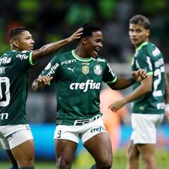 Endrick marca, acaricia el título y sale en camilla