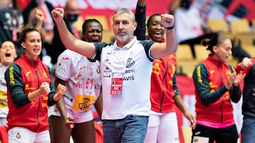 Silvia Arder¨ªus: "Pelear por
ser quintas no es un fracaso"