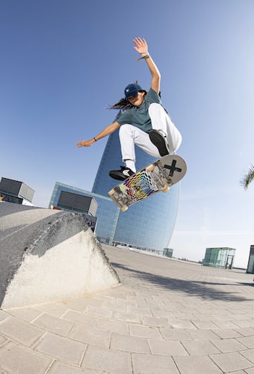 Heelflip de Natalia Muñoz en el Hotel W de Barcelona.