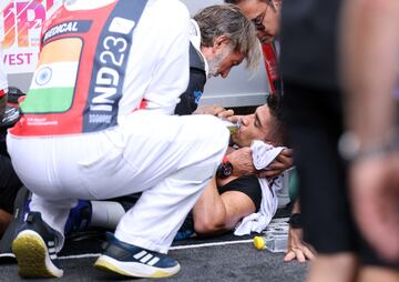 Jorge Martin recibió atención médica tras la carrera. El piloto español acabó muy exhausto, debido al esfuerzo en la carrera con el agravante del calor y la humedad en el ambiente.