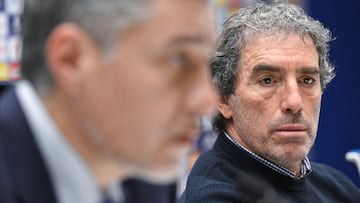 17/12/25 REAL OVIEDO
PRESENTACION DE GUILLERMO ALMADA COMO NUEVO ENTRENADOR DEL REAL OVIEDO
ACOMPAÑADO DEL MARTIN PELAEZ Y DE AGUSTIN LLEIDA