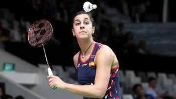 Carolina Mar&iacute;n devuelve el volante durante un partido en el Masters de Indonesia.