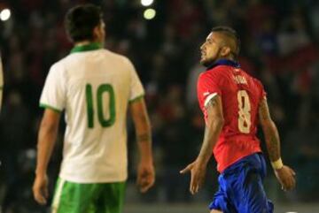 Vidal poco festejó su empate, de penal, ante Bolivia.