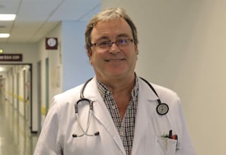 Antonio Antela, médico: “Los varones mayores de 50 años es el grupo más representado en el diagnóstico tardío de VIH”