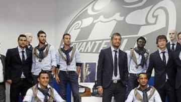 <b>PASARELA. </b>Varios futbolistas de la primera plantilla desfilaron en el Ciutat de València.