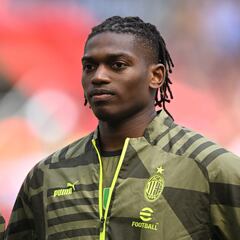 Leão se entrena al margen