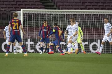 1-0. Jugada del penalti de Denys Popov a Leo Messi. El astro argentino anotó desde los once metros.