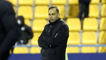 Fran Fern&aacute;ndez, entrenador del Alcorc&oacute;n, durante un partido.