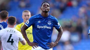 Con Yerry Mina no basta: Everton buscaría refuerzo en defensa