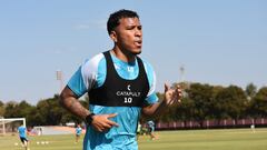 Roger Martínez en un entrenamiento de Racing.