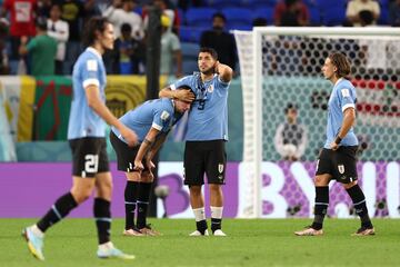 Los nervios, primero, y la desolaci車n, despu谷s, en Luis Su芍rez tras quedar su selecci車n eliminada del Mundial en la recta final del partido al ganar Corea a Portugal.