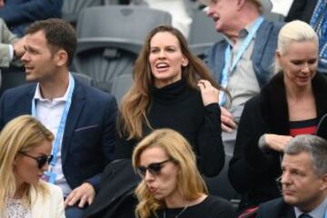 Hilary Swank disfruta de la final entre Andy Murray-Novak Djokovic.