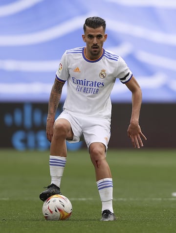 Hubo un momento de la temporada en que parec¨ªa encaminado su regreso al Betis, pero ahora tiene ante s¨ª un dilema: poner fin a su etapa en el Real Madrid en busca de minutos o apostar por que tendr¨¢ los minutos para asentarse en el equipo blanco y ganarse la renovaci¨®n m¨¢s all¨¢ de 2023.