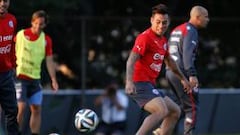 Copa América: Vargas llega al país para seguir su recuperación