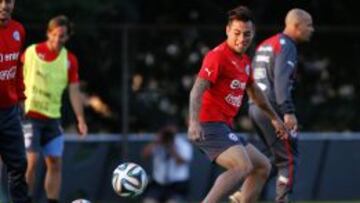 Eduardo Vargas durante una práctica de La Roja