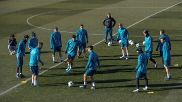 GRAF4220. MADRID, 05/12/2017.- Los jugadores del Real Madrid, durante el entrenamiento del equipo en Valdebebas, de cara al partido de mañana ante el Borussia Dortmund, en la última jornada de la fase de grupo de la Champions. EFE/ Emilio Naranjo